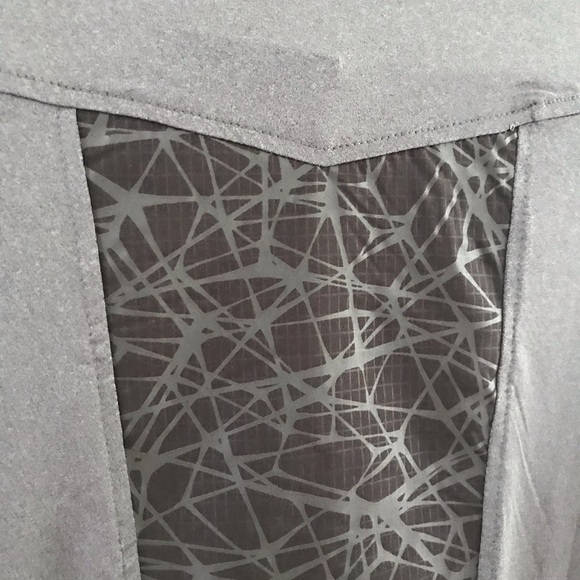 Spyder Active Gray and Black Webbed ProW B BREATHABLE Workout T Shirt - Picture 3 of 9